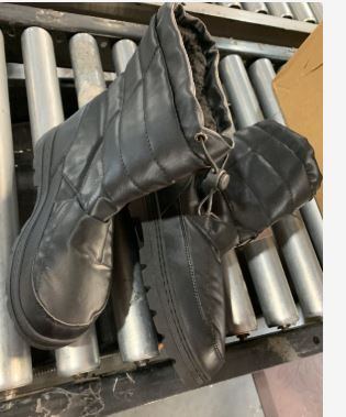 Photo 1 of ***FINAL SALE NONREFUNDABLE***NELLIS VARIETY BOX: 20X20X24 SNOW SHOES MISC SIIZES/BRANDS