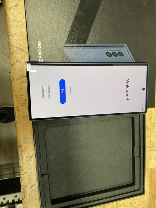 Photo 7 of **SEE NOTES**SAMSUNG Galaxy Z Fold 6 AI Cell Phone, 512GB Unlocked Android Smartphone, Circle to Search, Handsfree Live Interpreter, AI Photo Edits, Large Screen, 2024,US 1 Yr Manufacturer Warranty, Navy**SLIGHT SCREEN DISTORTION IN PIC BELOW**SOLD AS IS 