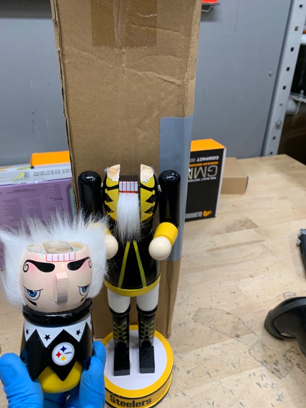 Photo 1 of ***SEE NOTES***foco NFL Team Logo Collectible Holiday 14" Nutcracker
