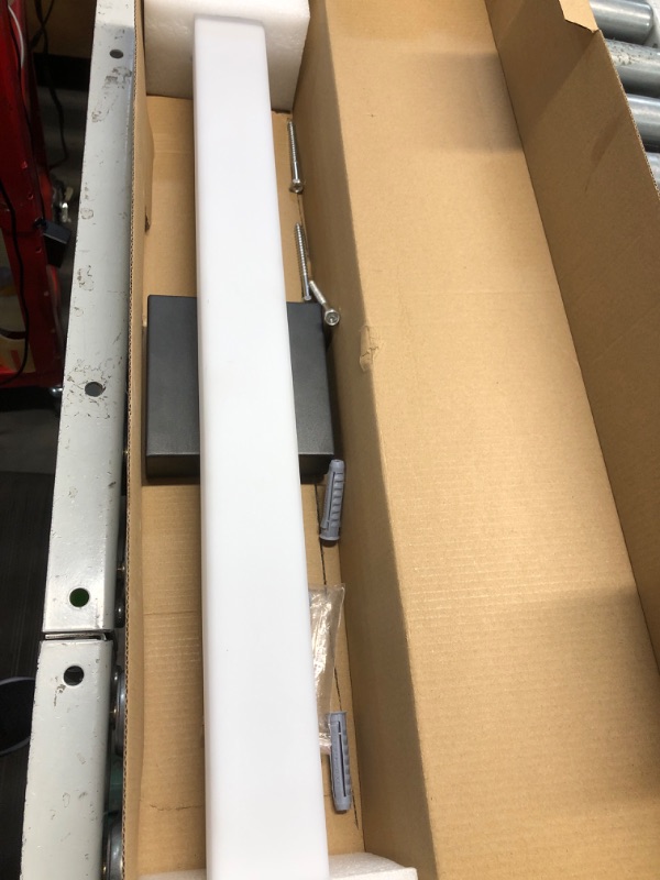 Photo 1 of ***SEE NOTES*** 
YHTlaeh Bathroom Vanity Light Brushed Nickel Square LED 24 inch 14W 4000K Natural White Light Wall Bar Lighting Fixtures Over Mirror (Matte Black, 24in)