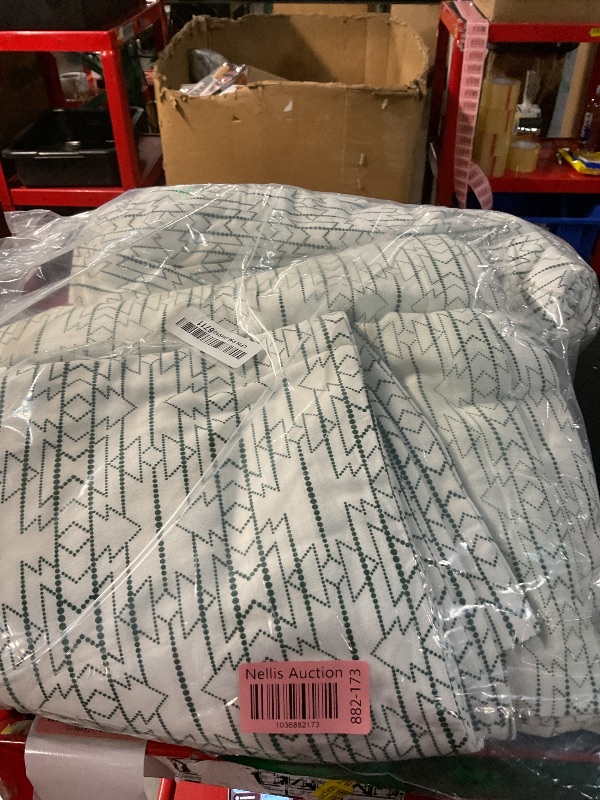 Photo 2 of ***(IMPORTANT SEE NOTES BEFORE BIDDING)***
Eddie Bauer- King Sheet Set, Warm Breathable Cotton Flannel Bedding with Deep Pockets, Brushed for Extra Softness, Cozy Home Decor, Oeko-Tex Certified (Wildwood Green, King)