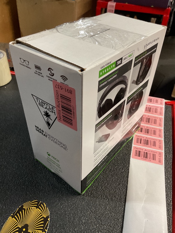 Photo 2 of **MISSING MIC PIECE** Turtle Beach Stealth 700 Gen 2 MAX Multiplatform Amplified Wireless Gaming Headset - Xbox Series X|S, Xbox One, PS5, PS4, PC, Nintendo Switch – Bluetooth, 40-Hr Battery, 50mm Speakers- Black (Renewed)