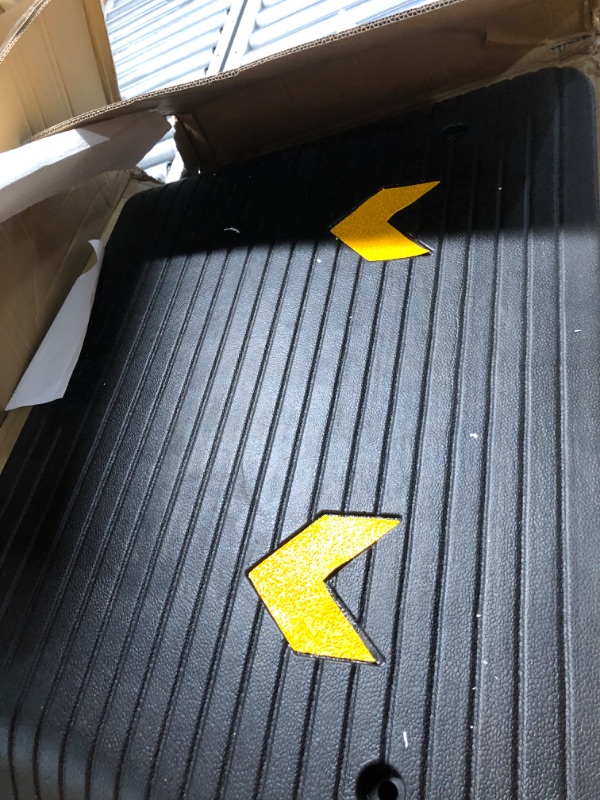 View 3 of VEVOR Car Driveway Rubber Curb Ramps Heavy Duty 33069lbs Capacity Threshold Ramp 2.6 Inch High Cable Cover Curbside Bridge Ramp for Loading Dock Garage Sidewalk (1-Channel, 1Pack-Curb Ramp)