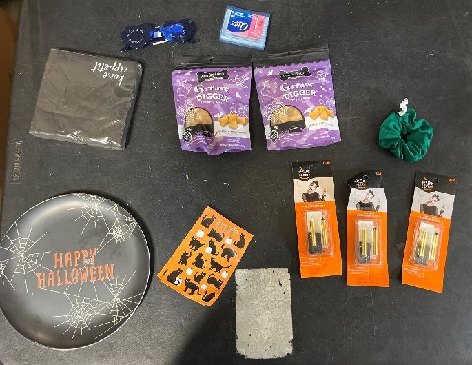 Photo 1 of 11 miscellaneous Items  