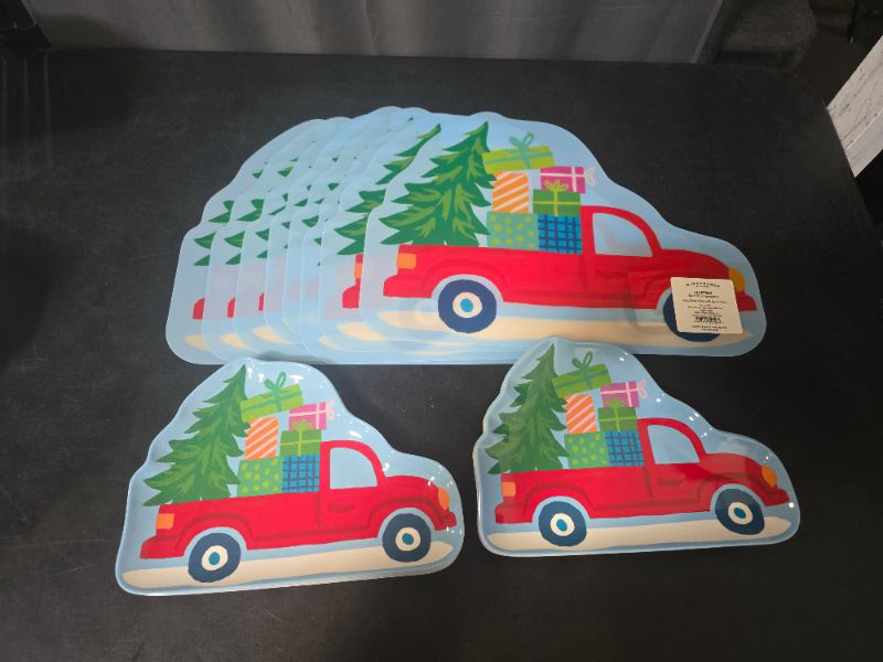 Photo 1 of 16pc Christmas Plate Set - 8 Placemats & 8 Plates 