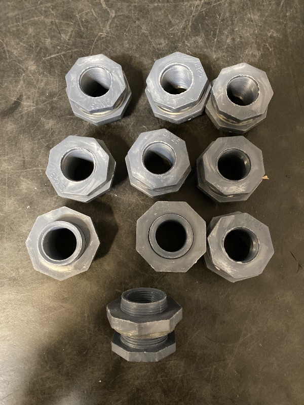 Photo 1 of 10PCS 1 Inch PVC Bulkhead Fitting, Double Threaded Bulkhead Water Tank Connector for Rain Barrels, Aquariums, Water Tanks