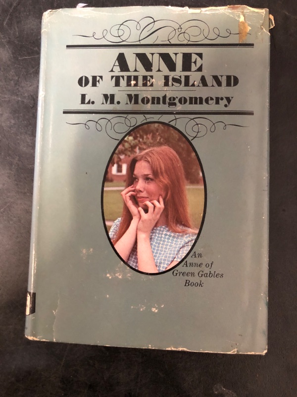 Photo 1 of Anne of the Island (Illustrated Junior Library)