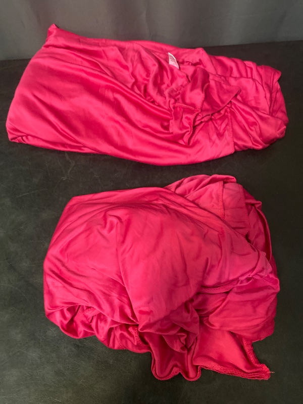 Photo 1 of Utopia Kitchen 6FT Spandex Tablecloth [2 Pack, Fuchsia] 200 GSM Stretch, Fitted, Washable and Wrinkle Resistant Table Cloth Rectangle Cover for Trade Shows, Wedding, Parties [72Lx30Wx30H Inch]