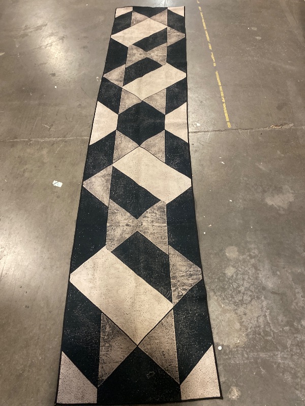 Photo 1 of 9' 6" x 2' Runner Rug Pattern Design 