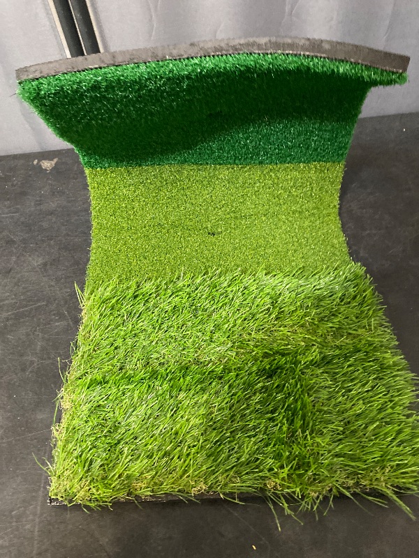Photo 1 of Golf Practice Mat Hitting Pad Turf Compact Portable Golfs Training Mat for Chipping Driving and Swing Practice Non- Base Easy to Use