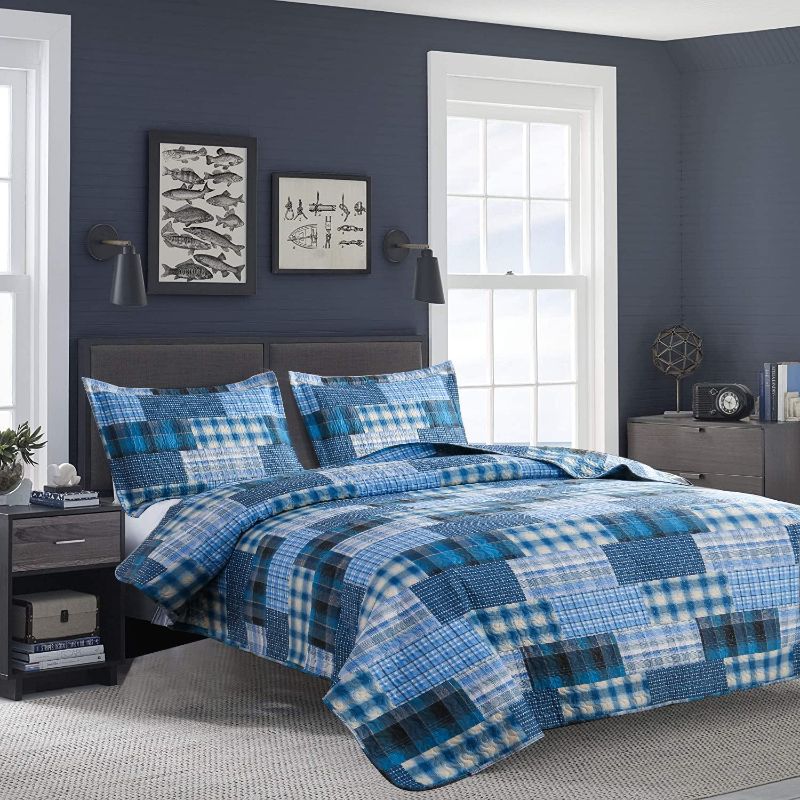 Photo 1 of Quilt Set Queen Size Bedspread Coverlet Blue Plaid Patchwork Quilt Bedding Mens Boys Quilts Queen Bed Home Reversible Quilt Bedspread Lightweight Coverlet Soft Microfibers Quilt Set All Season