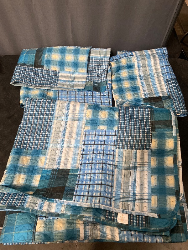 Photo 1 of Quilt Set Queen Size Bedspread Coverlet Blue Plaid Patchwork Quilt Bedding Mens Boys Quilts Queen Bed Home Reversible Quilt Bedspread Lightweight Coverlet Soft Microfibers Quilt Set All Season