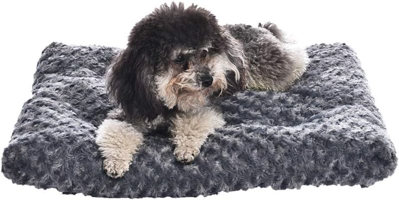 Photo 1 of Amazon Basics Cat and Dog Bed and Crate Pad, Machine Washable, Indoor, 23 x 18 x 2.5 inches, Gray