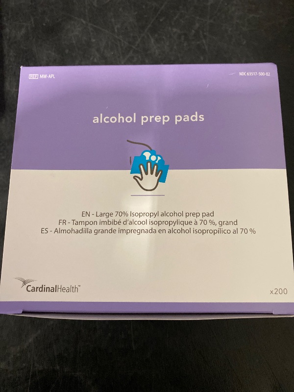 Photo 1 of Cardinal Health MW-APL Individually Packaged 70% Isopropyl Alcohol Prep Pad - 9 x 4.5 cm - Non-Woven Pad - Topical Antiseptic - Prepare Skin for Injections - 2 Ply - Large - 1 Box of 200 Each