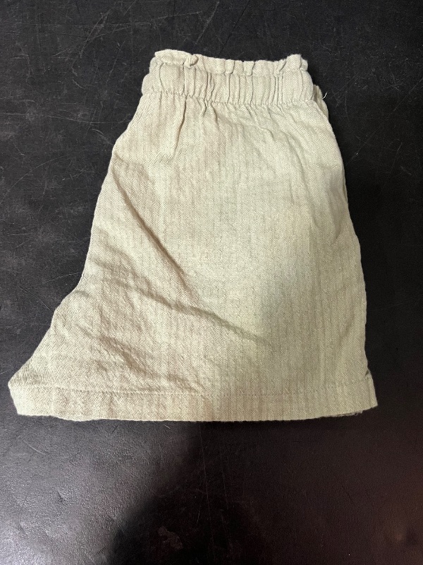 Photo 1 of L Girls' Woven Shorts - Cat & Jack™ Light Olive L: 100% Cotton, Lightweight, Mid Rise, Elastic Waist, Side Pocket, Machine Washable
