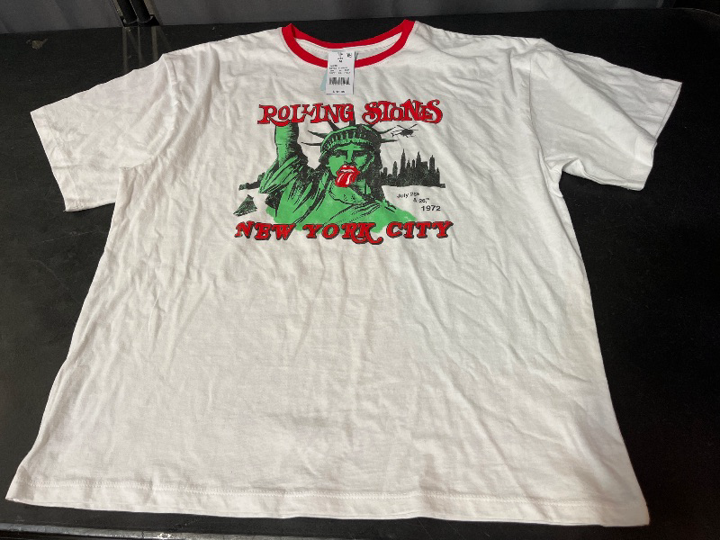 Photo 1 of (M) Women's Statue of Liberty the Rolling Stones Oversized Graphic T-Shirt - White M