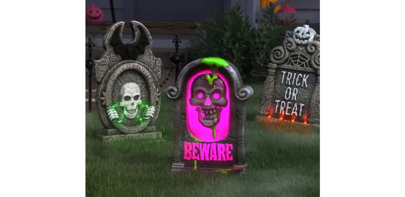 Photo 1 of hyde and eek new Graveyard Decoration