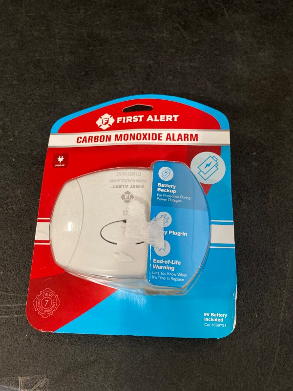 Photo 1 of FIRST ALERT Combination Explosive Gas and Carbon Monoxide Alarm with Backlit Digital Display, GCO1CN