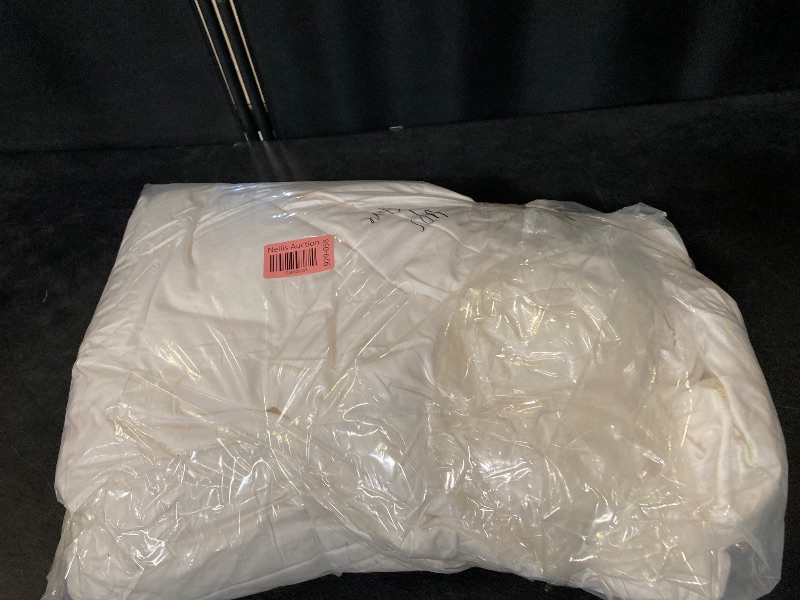 Photo 1 of (Q) LilySilk All Season Silk Comforter/Duvet/Quilt, 100% Silk Floss Filling with 100% Cotton Cover Queen(87x90 Inch,Silk Weight:1.75kg)
