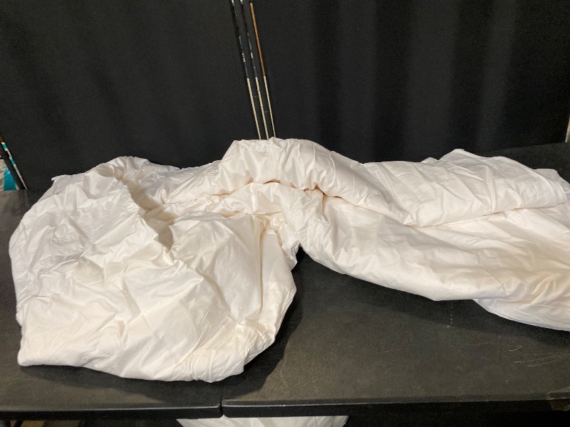 Photo 1 of (Q) LilySilk All Season Silk Comforter/Duvet/Quilt, 100% Silk Floss Filling with 100% Cotton Cover Queen(87x90 Inch,Silk Weight:1.75kg)
