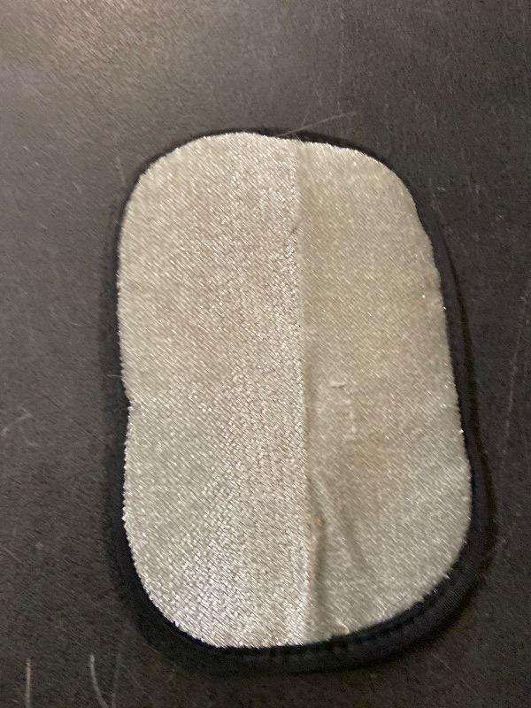 Photo 1 of 1 Pcs Pet Hair Removal Glove for Cats Dogs, Reusable Electrostatic Grooming Glove Brush Upgraded Animal Fur Removal Tool for Clothing, Couch, Carpet, Car Seat