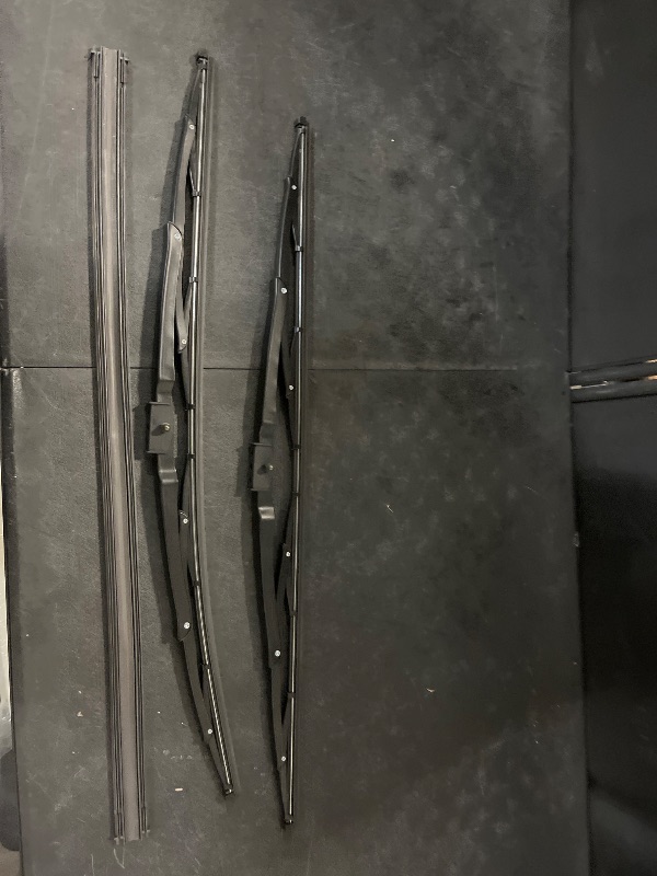 Photo 1 of 32" Heavy Duty Windshield Wiper Blade Pair with Wide Saddle Mount for Motorhome Recreational Vehicle RV and bus with 2 Rubber Refills (Set of 2 Wipers and 2 Rubber Refills)