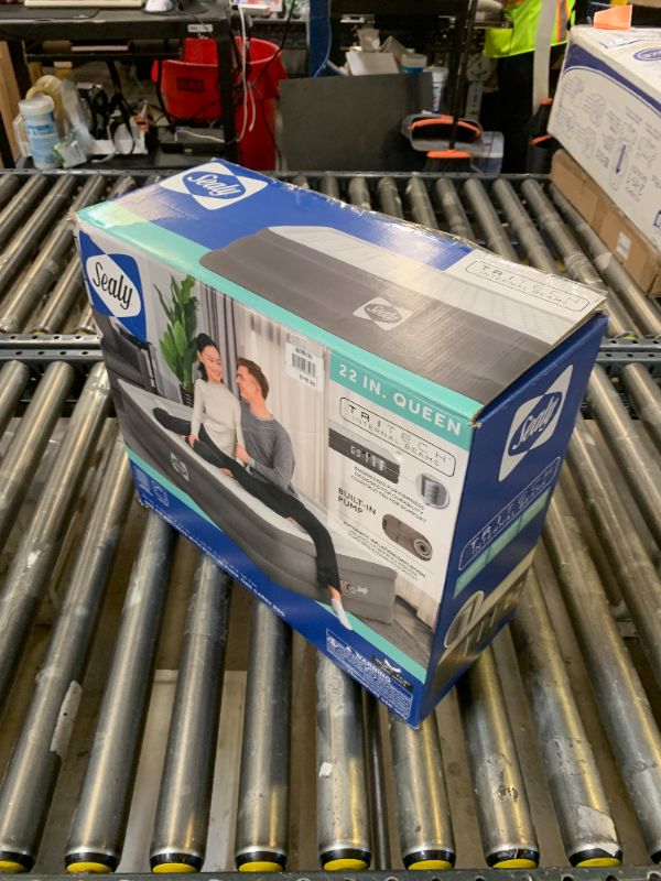 Photo 1 of Sealy Tritech Airbed Queen Built-in AC Pump 80" x 60" x 22"