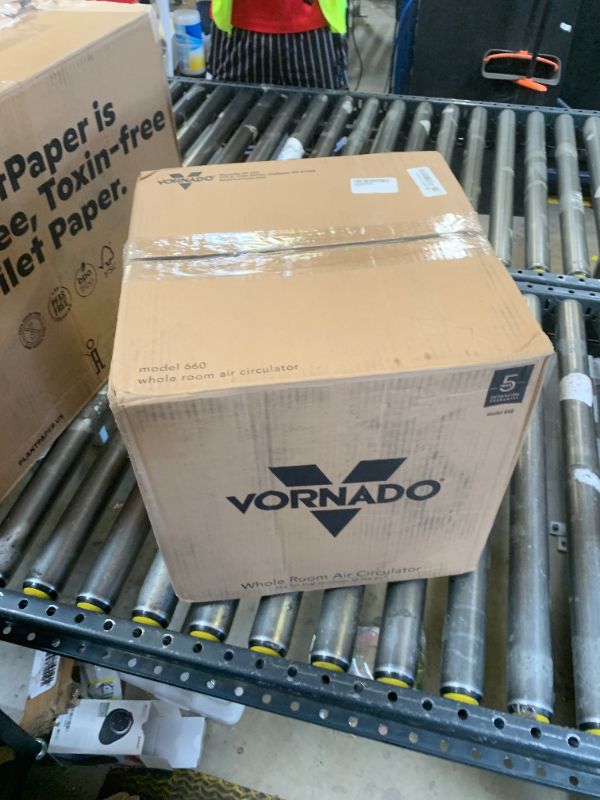 Photo 1 of Vornado 660 Large Whole Room Air Circulator Fan with 4 Speeds and 90-Degree Tilt, 660-Large, White