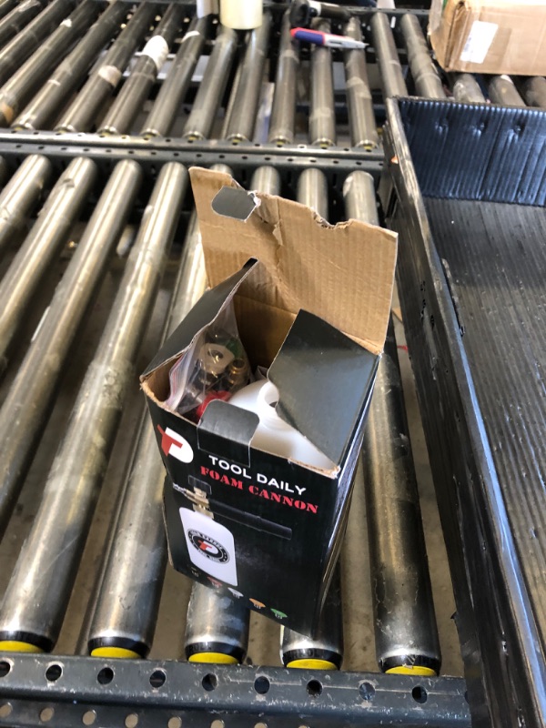 Photo 1 of Tool Daily Foam Cannon with 1/4 Inch Quick Connector, 1 Liter, 5 Pressure Washer Nozzle Tips