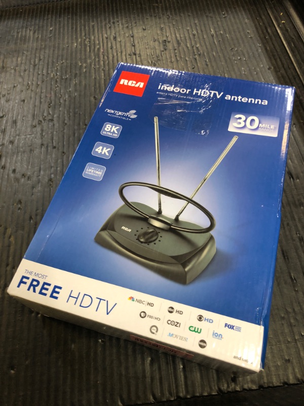 Photo 1 of RCA ANT121Z Durable Passive Indoor Antenna Black