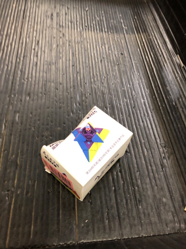 Photo 1 of Cuberspeed MoYu WeiLong Pyramid MagLev stickerless Speed Cube Pyramid MagLev Magnetic Triangle Speed Cube