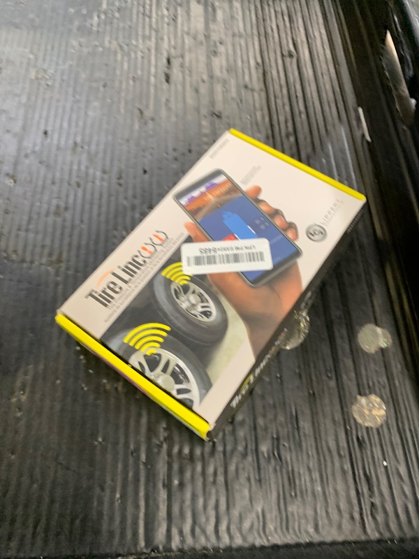 Photo 1 of Lippert Components - 2020106863 Tire LINC Tire Pressure and Temperature Monitoring System for RVs (TPMS) with Tire Sensors and Repeater