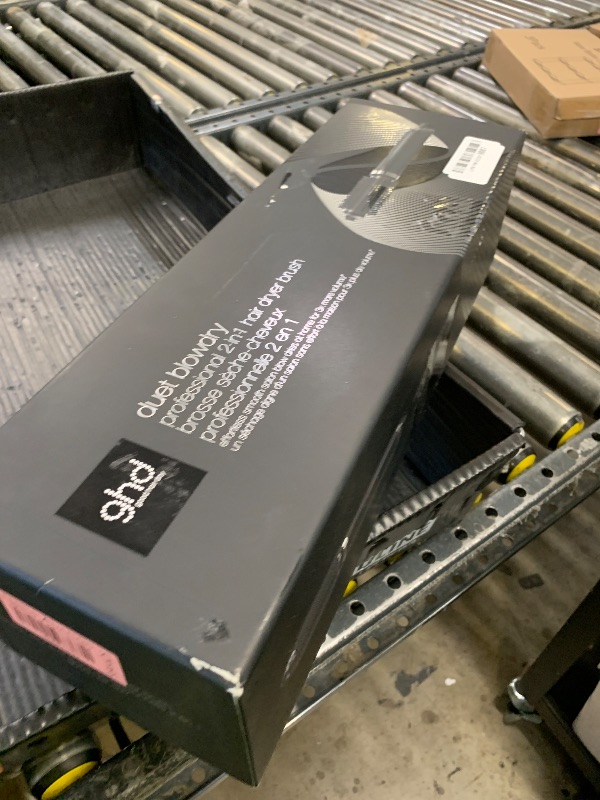 Photo 1 of ghd Duet Blowdry - 2-in-1 Hot Air Brush for Wet to Dry Styling with No Heat Damage, 3X More Volume, More Shine, and Frizz-Free Finish - Quiet Styling, Heated Bristles and Barrel - Black
