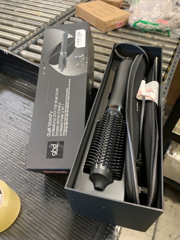 Photo 1 of ghd Duet Blowdry - 2-in-1 Hot Air Brush for Wet to Dry Styling with No Heat Damage, 3X More Volume, More Shine, and Frizz-Free Finish - Quiet Styling, Heated Bristles and Barrel - Black