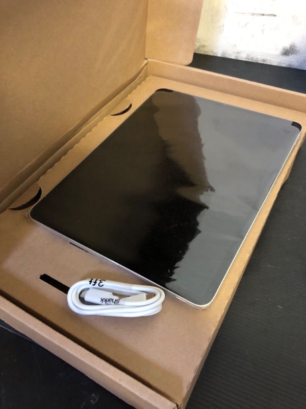 Photo 1 of Apple 2021 12.9-inch iPad Pro (Wi?Fi, 128GB) - Silver (Renewed)