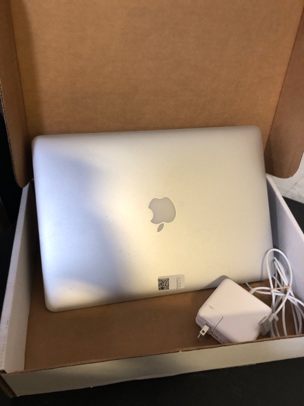Photo 1 of Apple MacBook Air MJVE2LL/A 13-inch Laptop (1.6GHz Core i5,8GB RAM,128GB SSD) (Renewed)