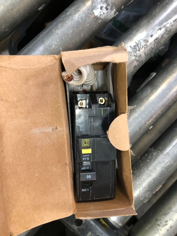 Photo 1 of SCHNEIDER ELECTRIC Miniature Circuit Breaker 120/240-Volt 60-Amp QO260GFI Sw Fusible Hd 600V 100A 3P Nema1/Interlk