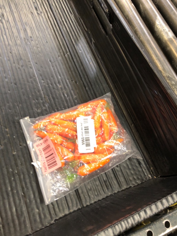 Photo 1 of 30 Pcs Miniature Carrots Simulation Mini Vegetable Resin Carrot Models Artificial Foods for Dollhouse Kitchen Decoration Easter Party Supplies Dollhouse Accessories