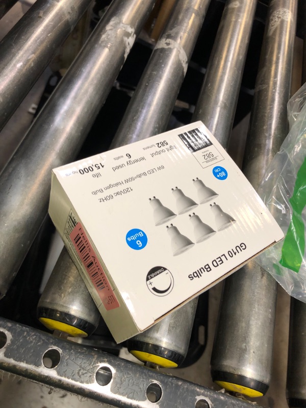 Photo 1 of DiCUNO GU10 Base Socket, 600? Heat Resistant Maximum 250V 300W, Ceramic Lamp Holder and Silicon Wire Connector 6 Packages
