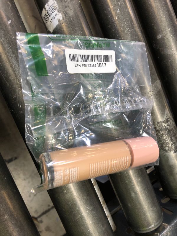 Photo 1 of e.l.f. Halo Glow Liquid Filter, Complexion Booster For A Glowing, Soft-Focus Look, Infused With Hyaluronic Acid, Vegan & Cruelty-Free, 0 Fair