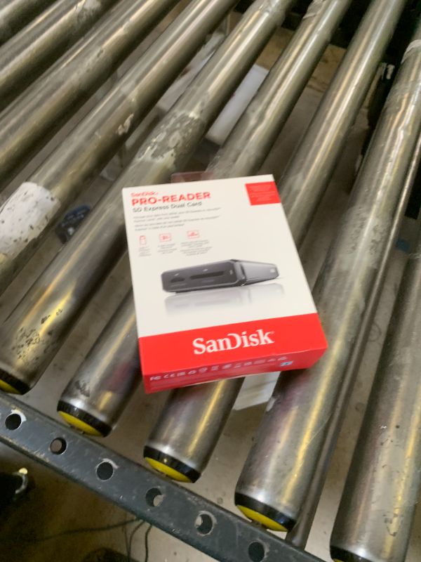 Photo 1 of SanDisk PRO-Reader SD Express Dual Card USB 3.2 Gen 2 Reader - SDDR-A451-GNPNN