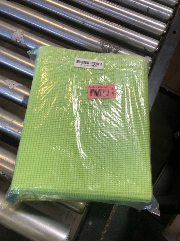 Photo 1 of Primasole Folding Travel Yoga Mat Foldable light weight Easy to carry to Workout Fitness Class Beach Park Travel Picnics 4mm thick Lime Green Color PSS91NH028A