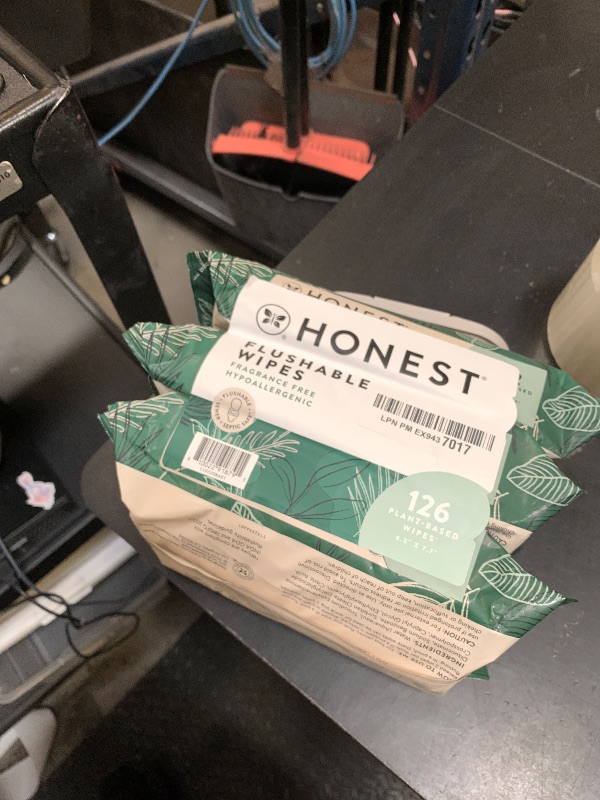 Photo 1 of The Honest Company Flushable Wipes for Sensitive Skin | Fragrance Free, Hypoallergenic, 99% Water, Safe to Flush | pH Balanced Feminine Wipes | Tropical Leaves, 126 Count