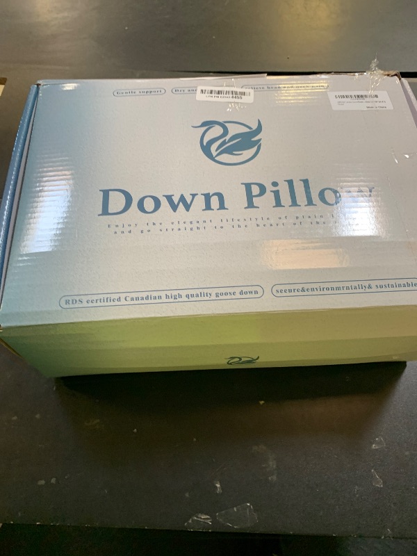 Photo 1 of LBRO2M Canadian Down White Goose Pillow 900 Fill Power 80% Goose Down100% Cotton Pillow Shell Queen Size Bed Pillows Balance of Softness and Firmness (20"X30" Set of 2)