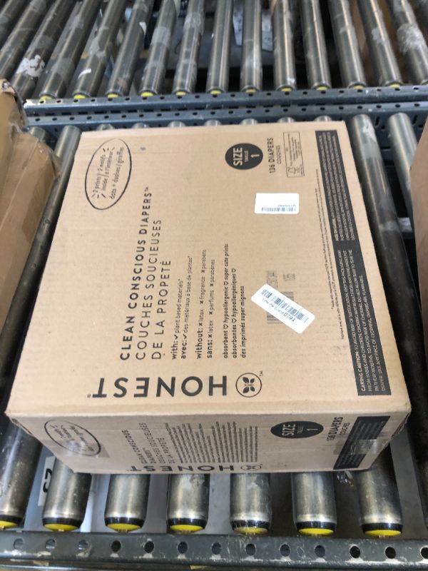 Photo 1 of The Honest Company Clean Conscious Diapers for Delicate Skin | Up to 100% Leakproof | Hypoallergenic, Fragrance Free | Gender Neutral | Super Club Box, Size 1 (8-14 lbs), 136 Count (Prints May Vary)