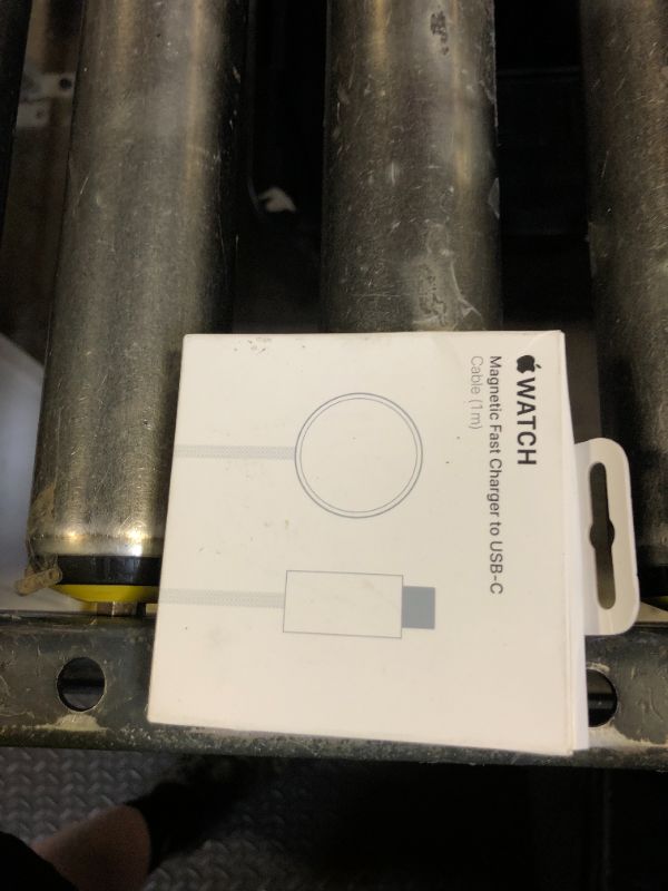 Photo 1 of Apple Watch Magnetic Fast Charger to USB-C Cable (1 m) ???????