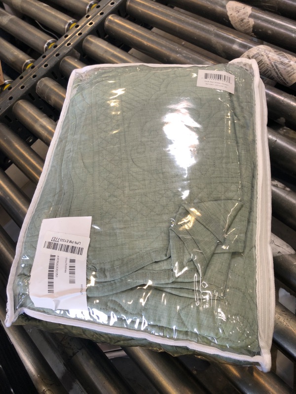 Photo 1 of meadow park Embroidered Quilt Set Queen Size - 3 Pieces, Washed Cotton Blend Lightweight Bedspreads with Scallop Edges, Reversible Coverlets Bed Cover All Season Quilts-Green