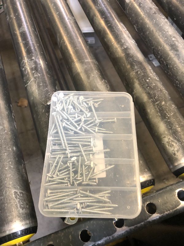 Photo 1 of BUNDLE OF SCREWS