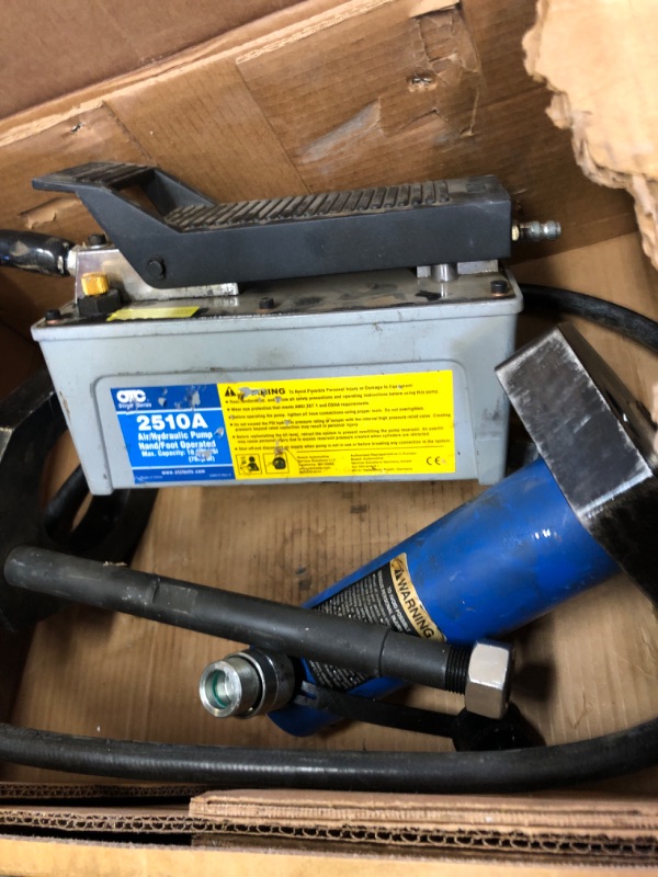 Photo 1 of USED----2510A Stinger 10,000 PSI Foot Operated Air/Hydraulic Pump for Rams