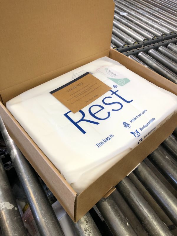 Photo 1 of REST® Evercool® Cooling Comforter, Full/Queen, Blanket for Hot Sleepers, All Season Bedding to Keep Cool for Night Sweats, Breathable Lightweight Blanket, 90"x90" Inches, Arctic White
